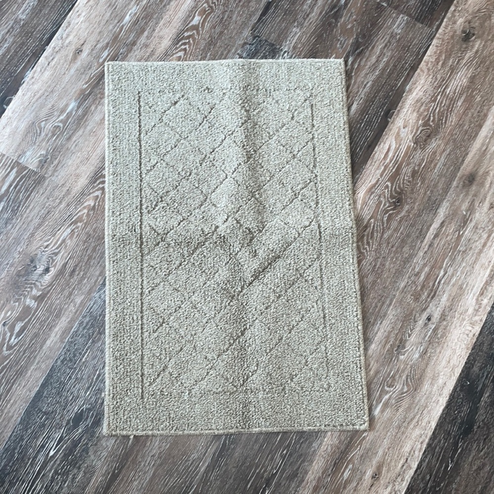 DOOR MAT. BARELY USED